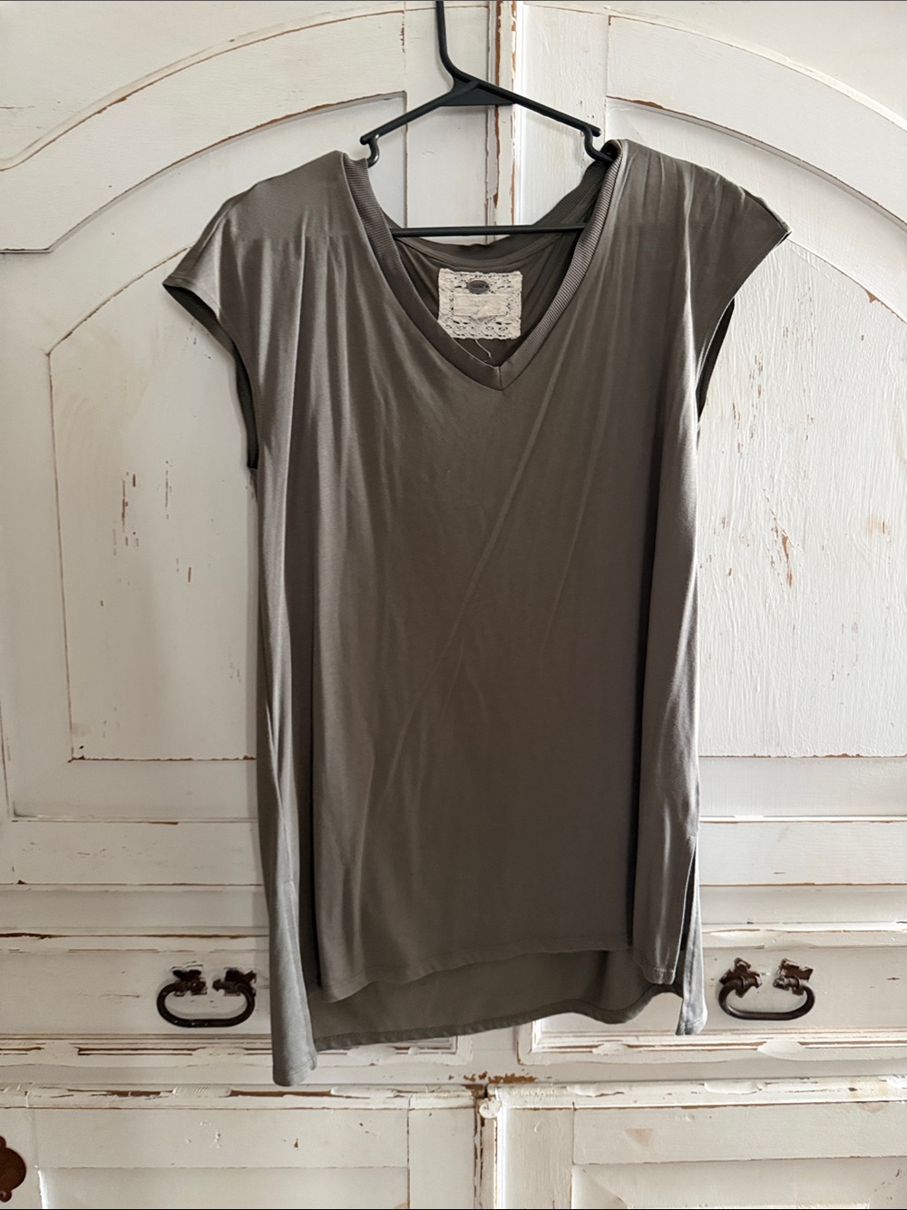Cupio V-Neck Short Sleeve Tunic Top - Taupe